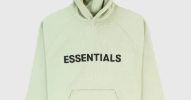 Essentials Hoodie: Casual Look